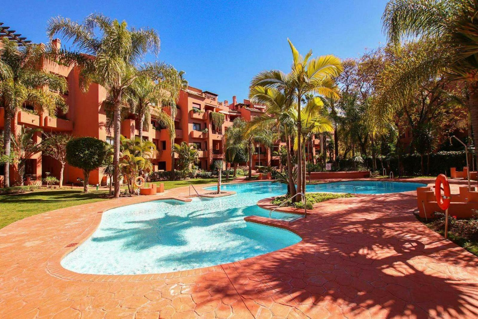 Piso 4 Hab. - Elviria Playa Apartamento Marbella Exterior foto