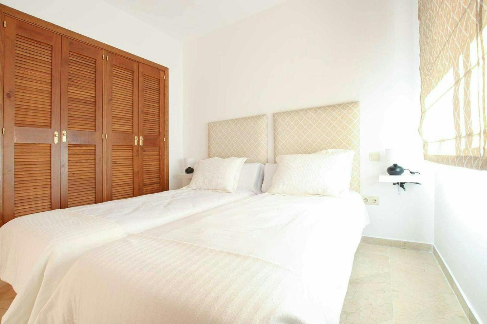 Piso 4 Hab. - Elviria Playa Apartamento Marbella Exterior foto