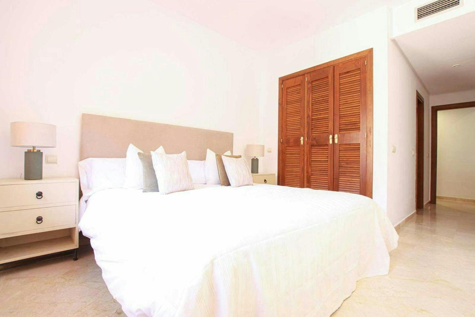 Piso 4 Hab. - Elviria Playa Apartamento Marbella Exterior foto